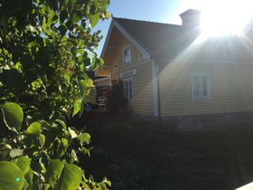 Cyklar förbi flera slussar bl a Hackefors slussar