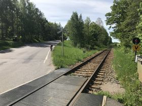 Passerar en järnvägsövergång