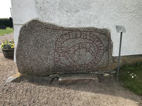 Runsten vid Kaga kyrka
