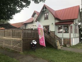 Restaurang vid hamnen. Villa Vassen