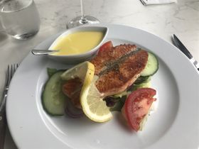 Laxfjäril