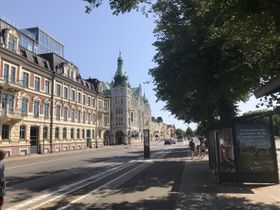 Nära stationen