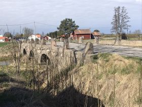 Stenbro på väg