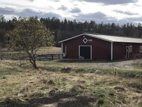 Stallet där jag red som liten. Nu ett nybyggt