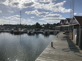 Det sitter lite folk på restaurangen. Ser härligt ut